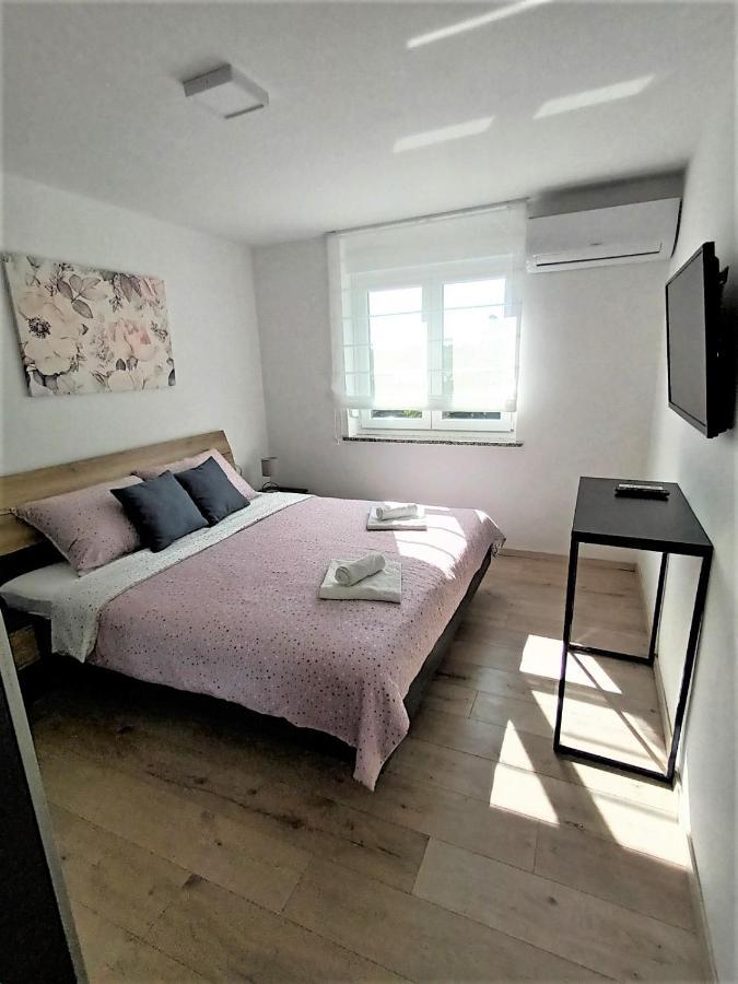 Apartman Dori Pula Eksteriør billede